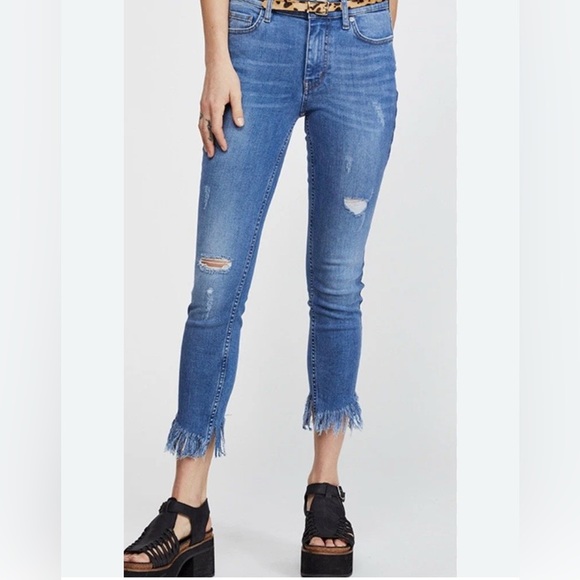 FREE PEOPLE Great Heights Frayed Skinny Jean Size 27 Stretch Denim F45 - Picture 1 of 8